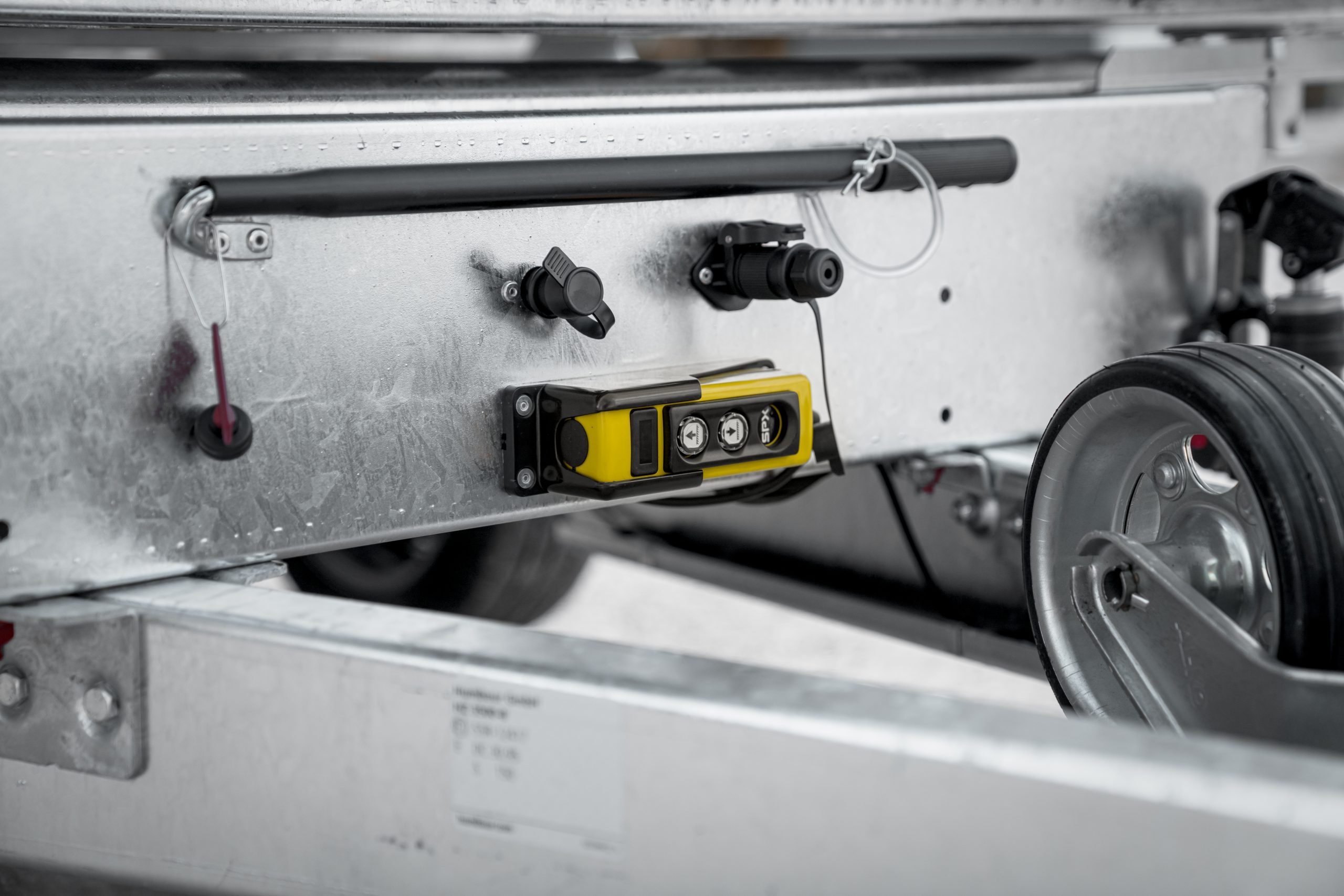 21_10_25_HTK_Detail_E-Pumpe