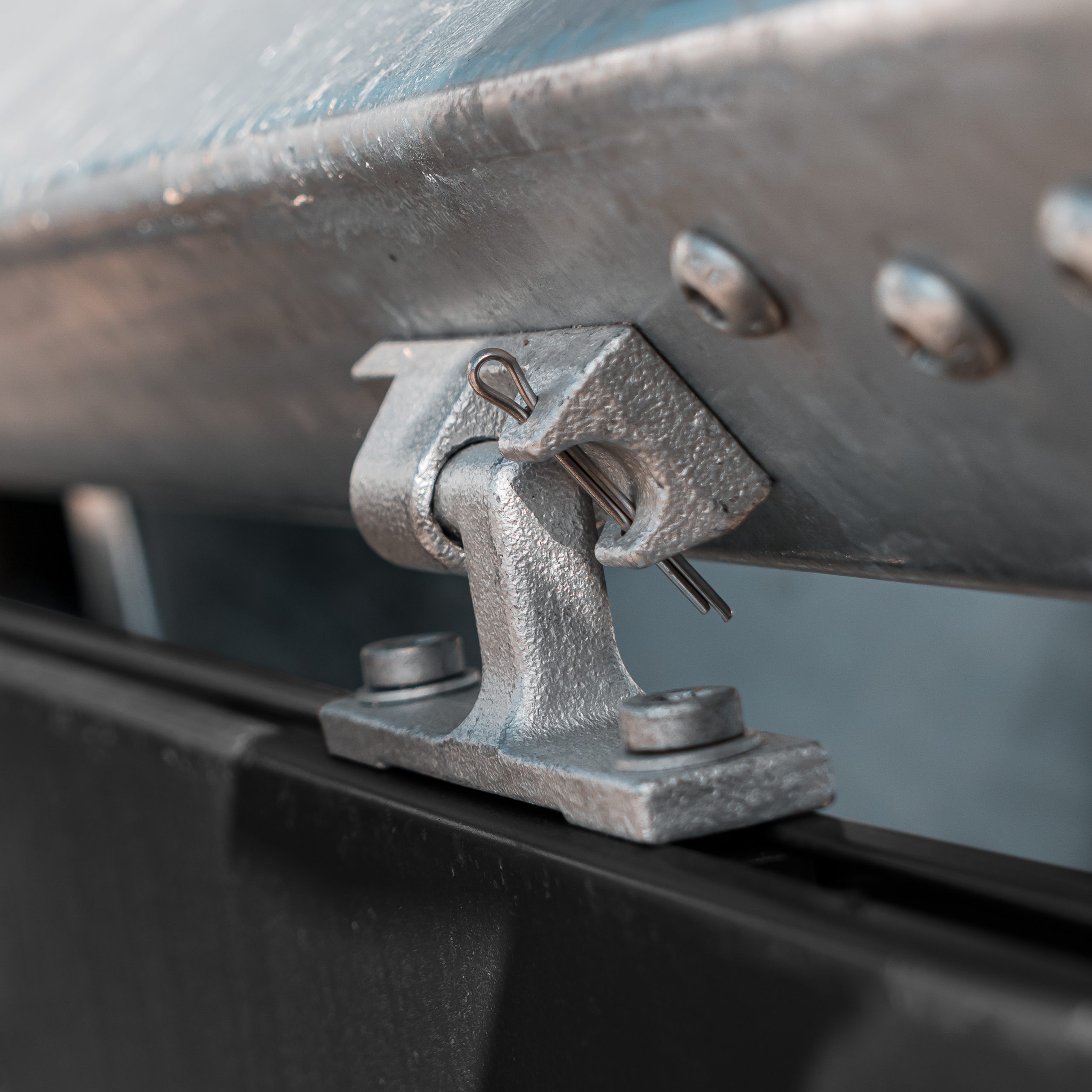 21_10_25_HTK_Detail_Scharnier